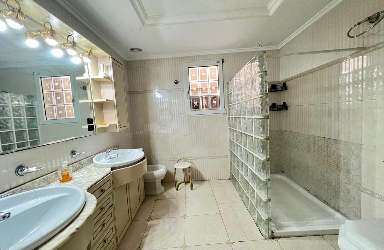 Resale - Apartment / flat - Torrevieja - Centro