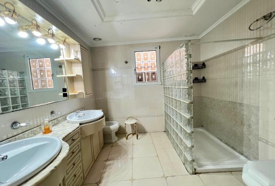 Resale - Apartment / flat - Torrevieja - Centro