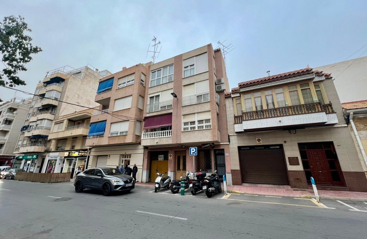 Resale - Apartment / flat - Torrevieja - Centro