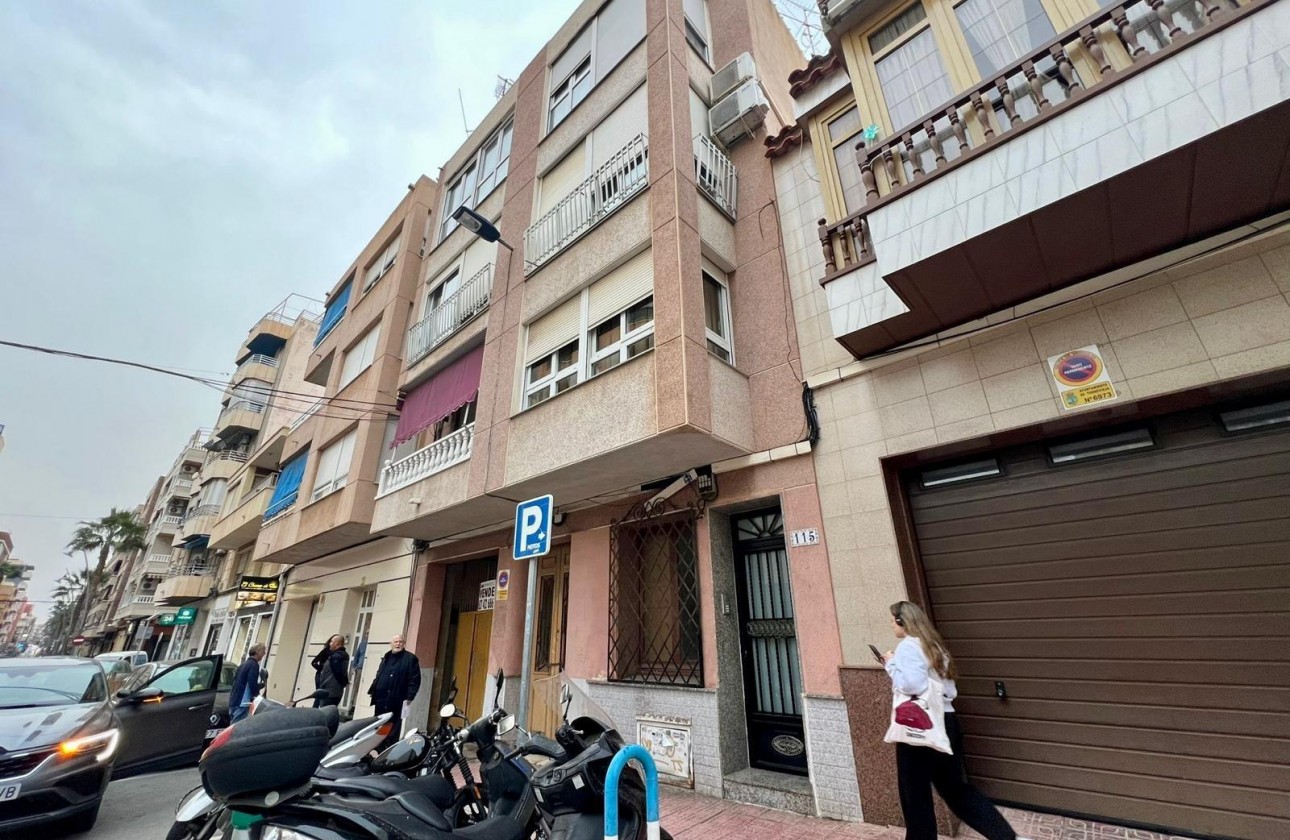 Resale - Apartment / flat - Torrevieja - Centro