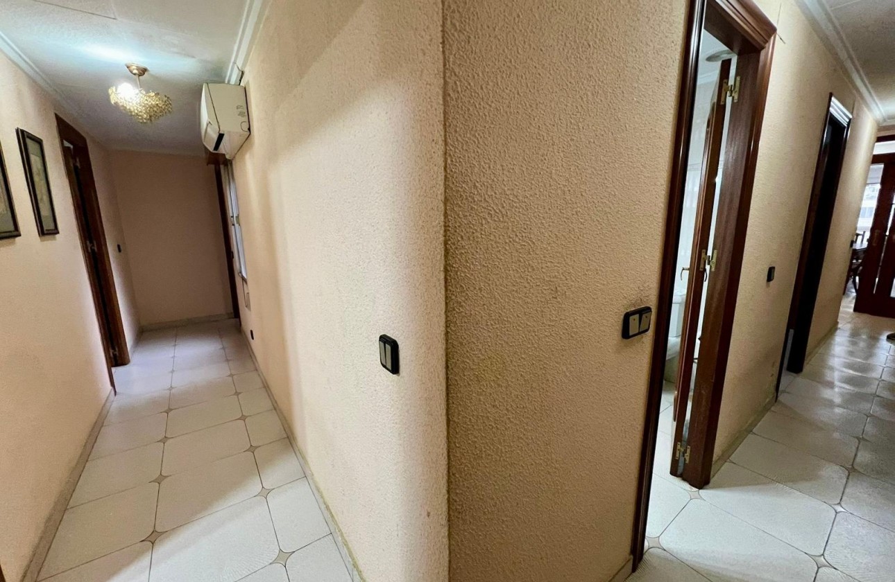 Resale - Apartment / flat - Torrevieja - Centro