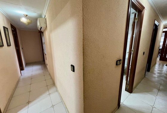 Resale - Apartment / flat - Torrevieja - Centro