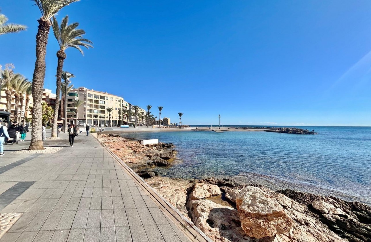 Resale - Apartment / flat - Torrevieja - Centro