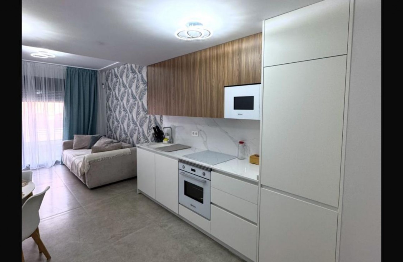 Reventa - Apartamento / piso - Torrevieja - Playa del Cura