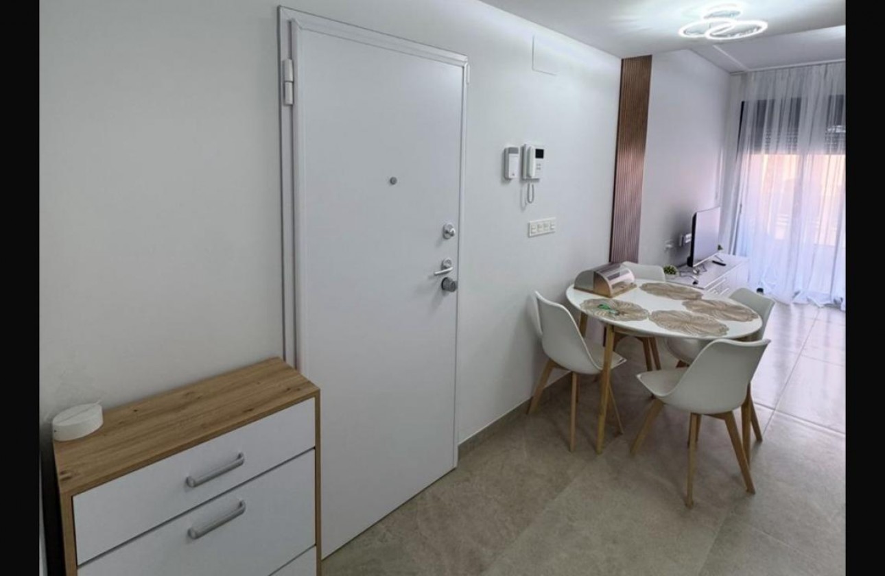 Reventa - Apartamento / piso - Torrevieja - Playa del Cura