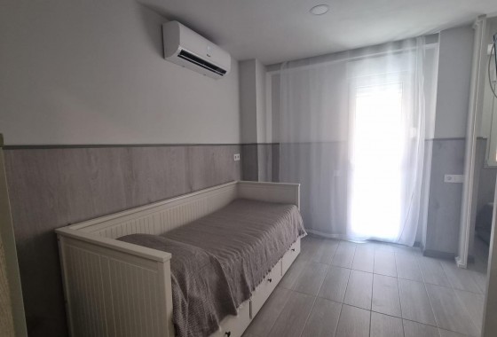 Resale - Apartment / flat - Torrevieja - Centro