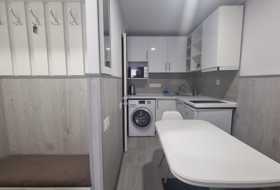 Resale - Apartment / flat - Torrevieja - Centro