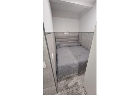Resale - Apartment / flat - Torrevieja - Centro