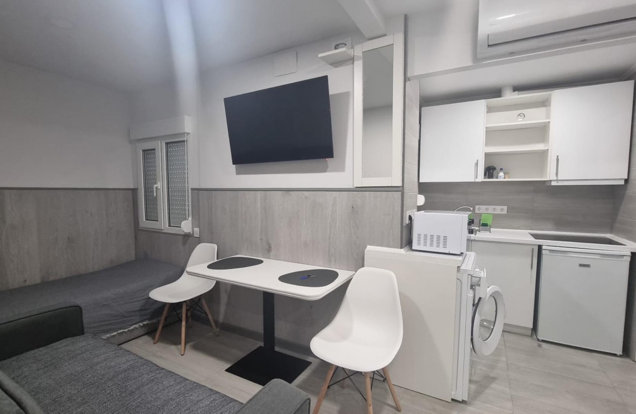 Resale - Apartment / flat - Torrevieja - Centro