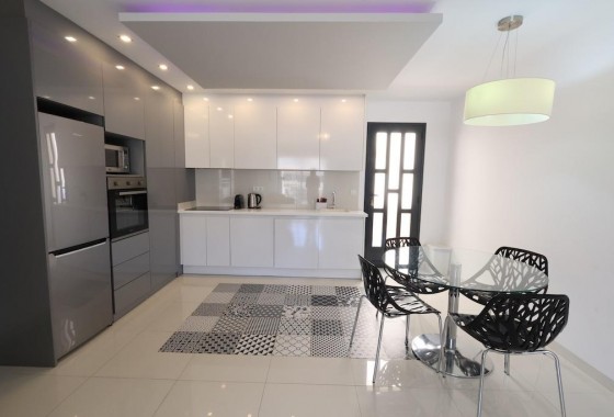 Resale - Apartment / flat - Pilar de la Horadada - Costa Blanca