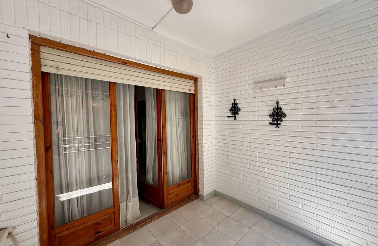 Resale - Apartment / flat - Torrevieja - Playa del Cura