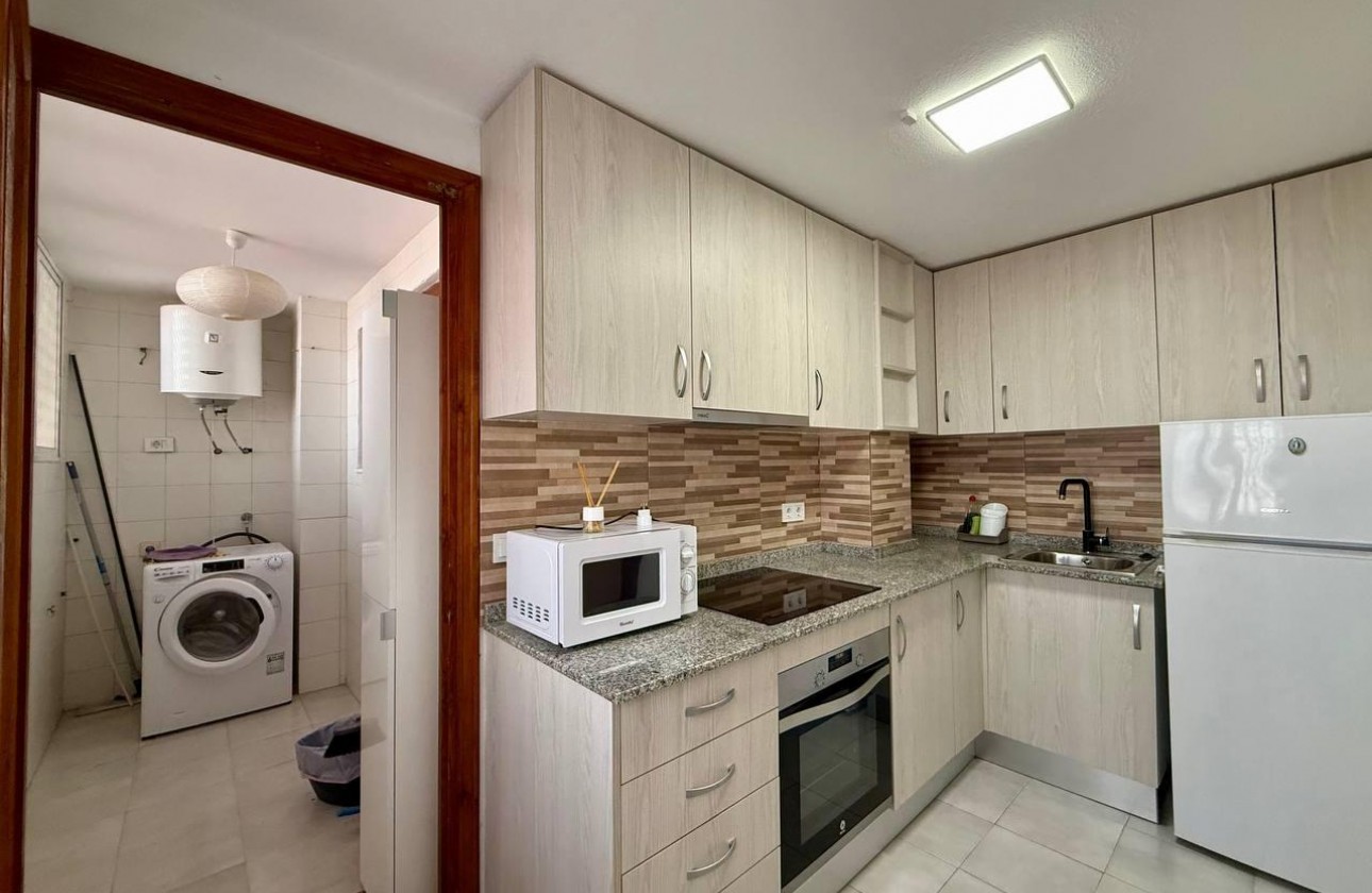Resale - Apartment / flat - Torrevieja - Playa del Cura