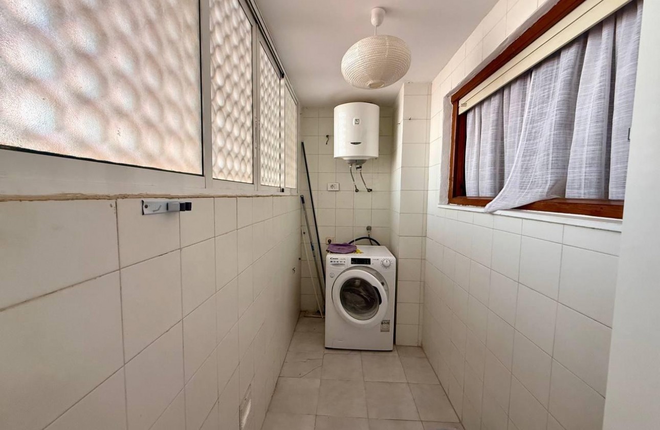 Resale - Apartment / flat - Torrevieja - Playa del Cura