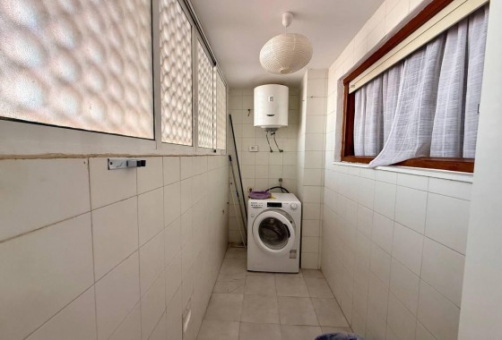 Resale - Apartment / flat - Torrevieja - Playa del Cura