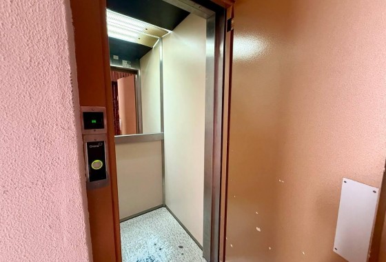 Resale - Apartment / flat - Torrevieja - Playa del Cura