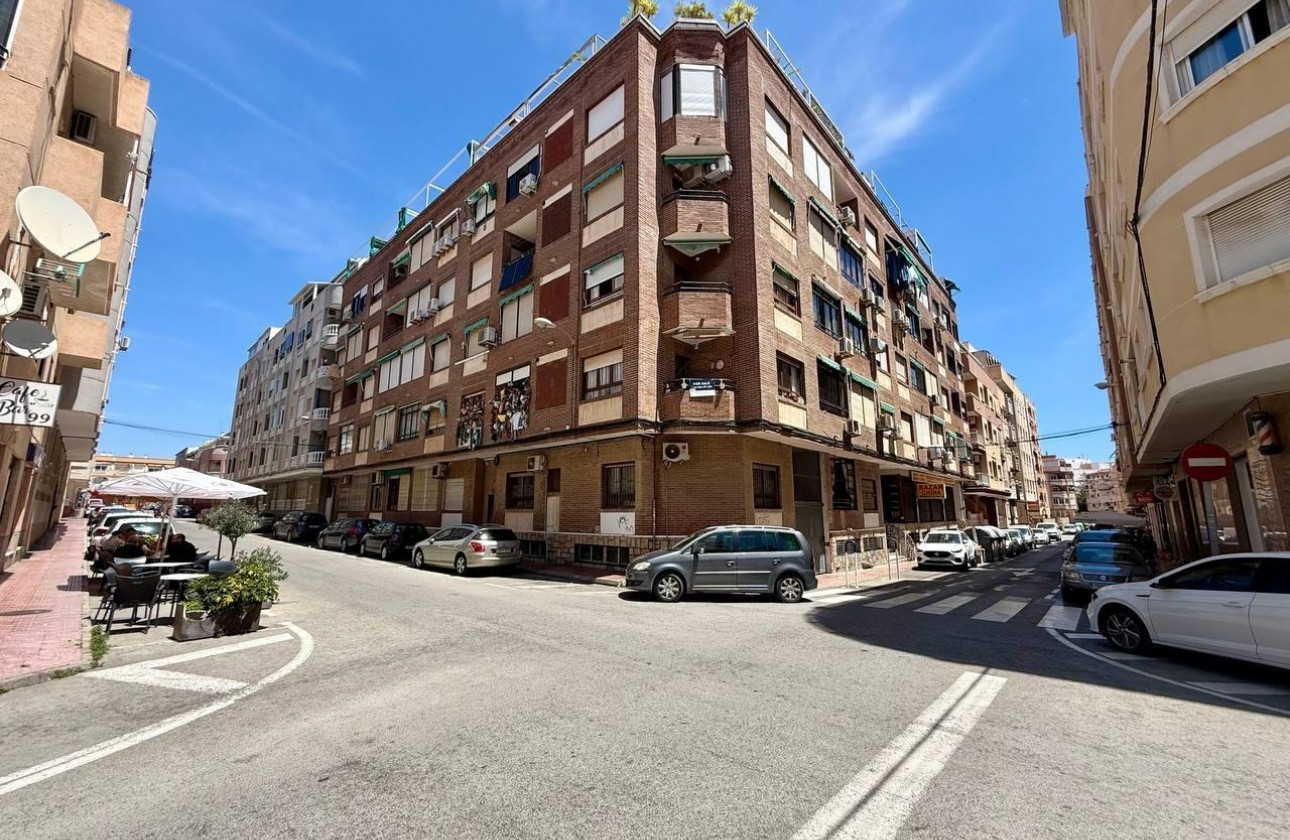 Resale - Apartment / flat - Torrevieja - Playa del Cura