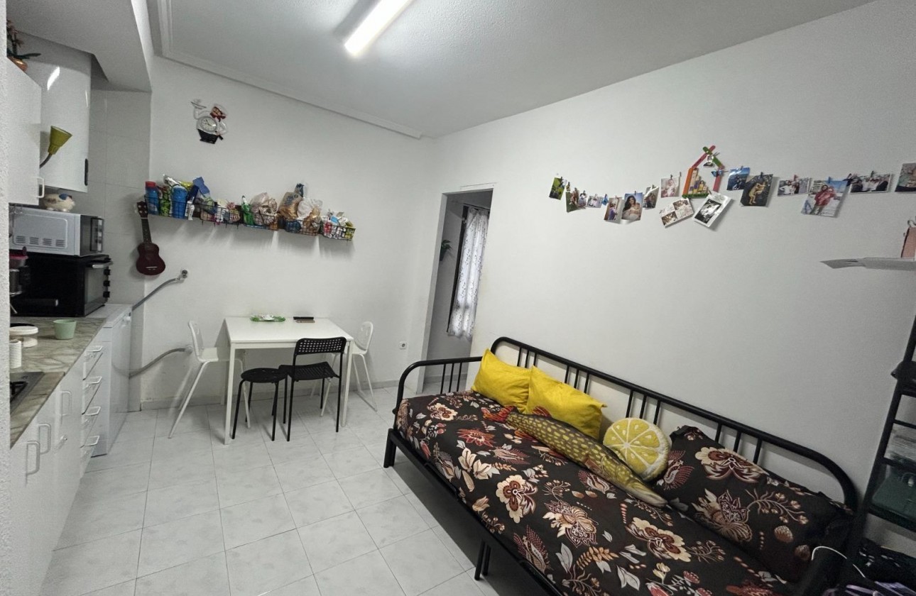 Resale - Apartment / flat - Torrevieja - Centro