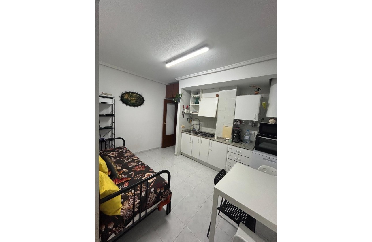 Resale - Apartment / flat - Torrevieja - Centro