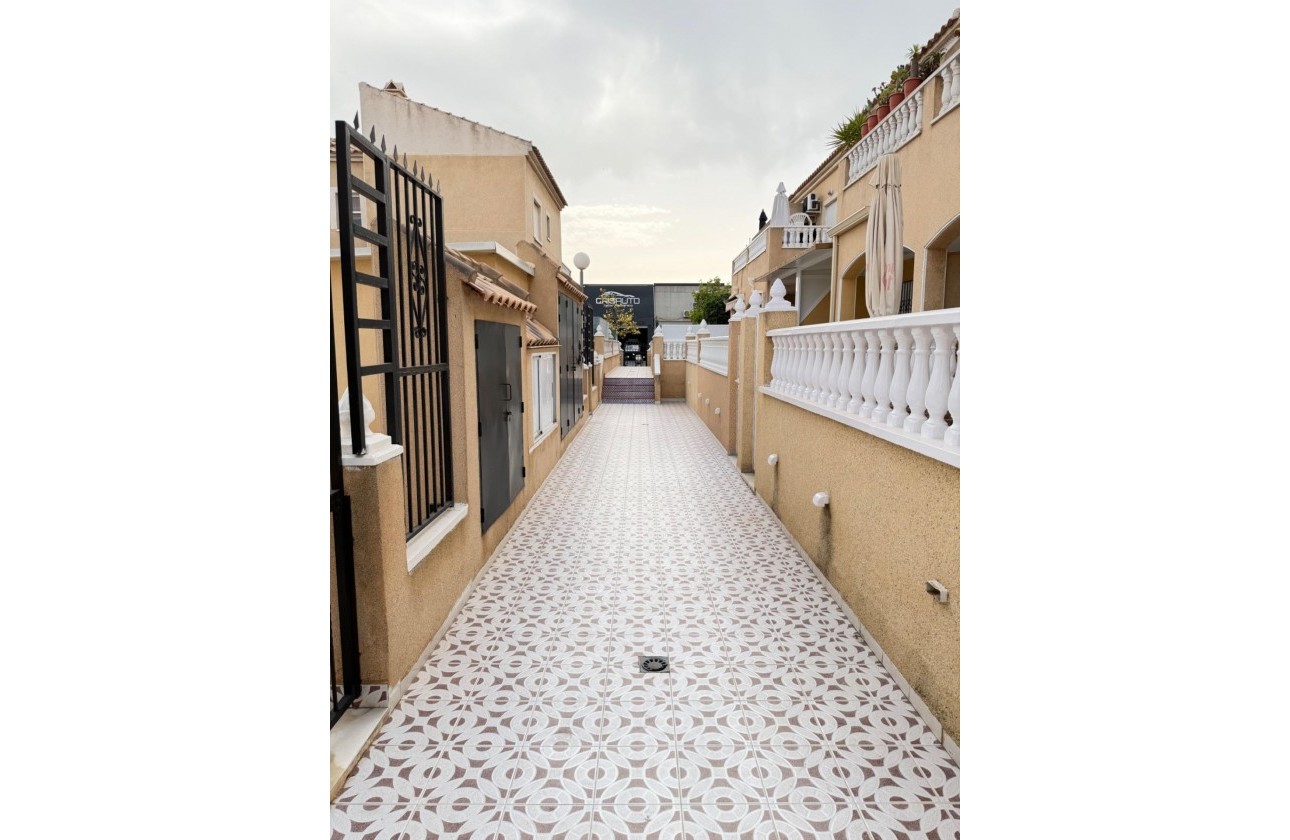 Resale - Apartment / flat - Torrevieja - Centro