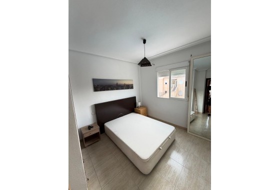Resale - Apartment / flat - Torrevieja - Centro