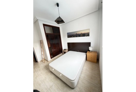 Resale - Apartment / flat - Torrevieja - Centro