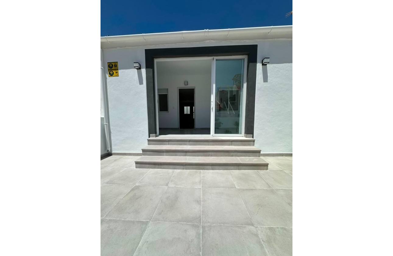 Resale - Bungalow - Torrevieja - La Siesta - El Salado - Torreta