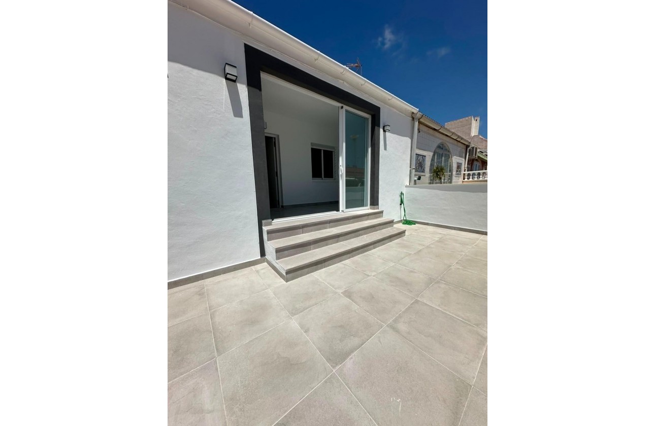 Resale - Bungalow - Torrevieja - La Siesta - El Salado - Torreta