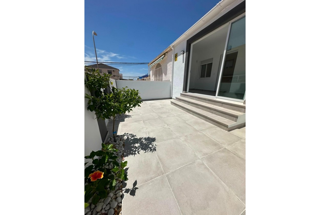 Resale - Bungalow - Torrevieja - La Siesta - El Salado - Torreta