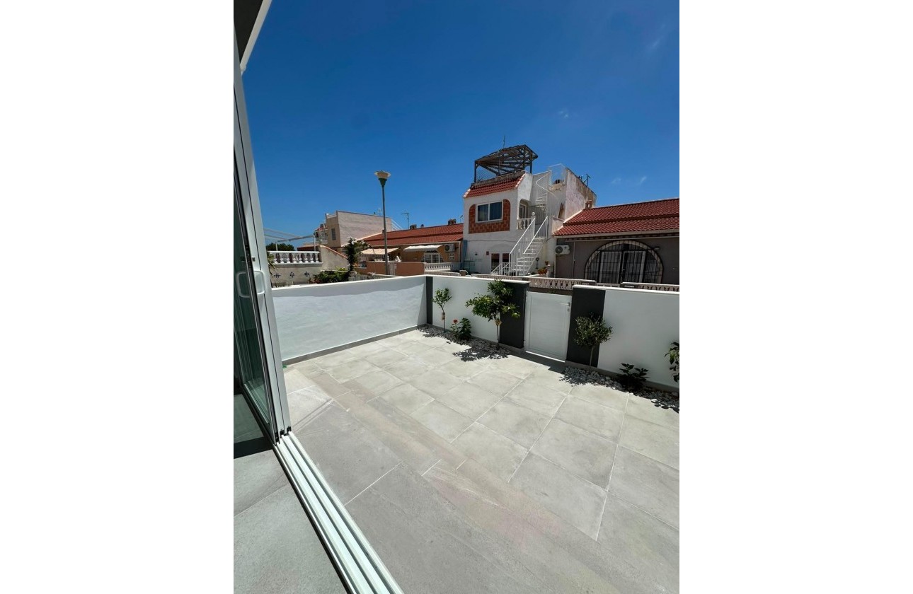 Resale - Bungalow - Torrevieja - La Siesta - El Salado - Torreta