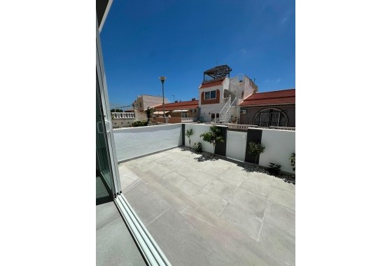 Resale - Bungalow - Torrevieja - La Siesta - El Salado - Torreta