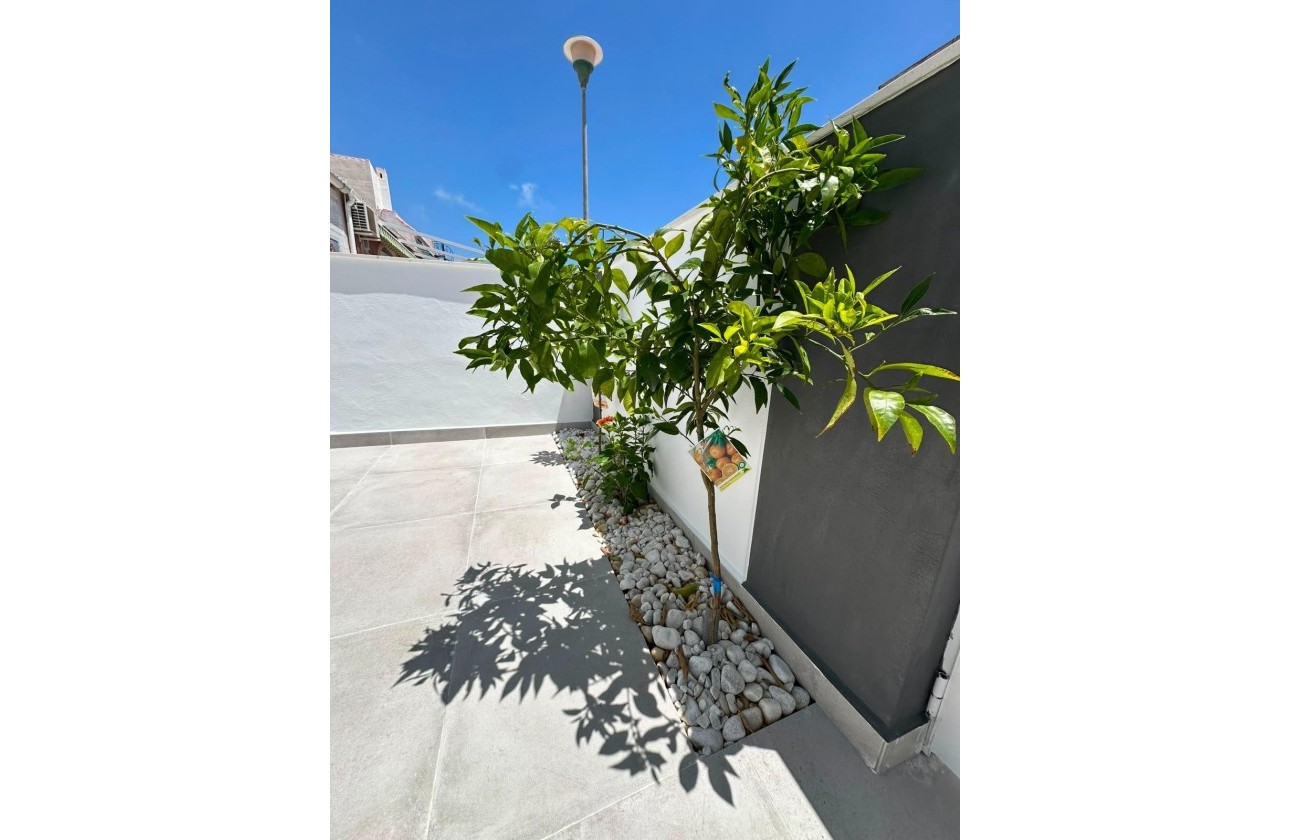 Resale - Bungalow - Torrevieja - La Siesta - El Salado - Torreta