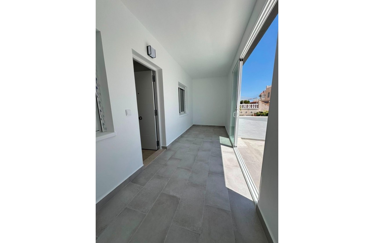 Resale - Bungalow - Torrevieja - La Siesta - El Salado - Torreta