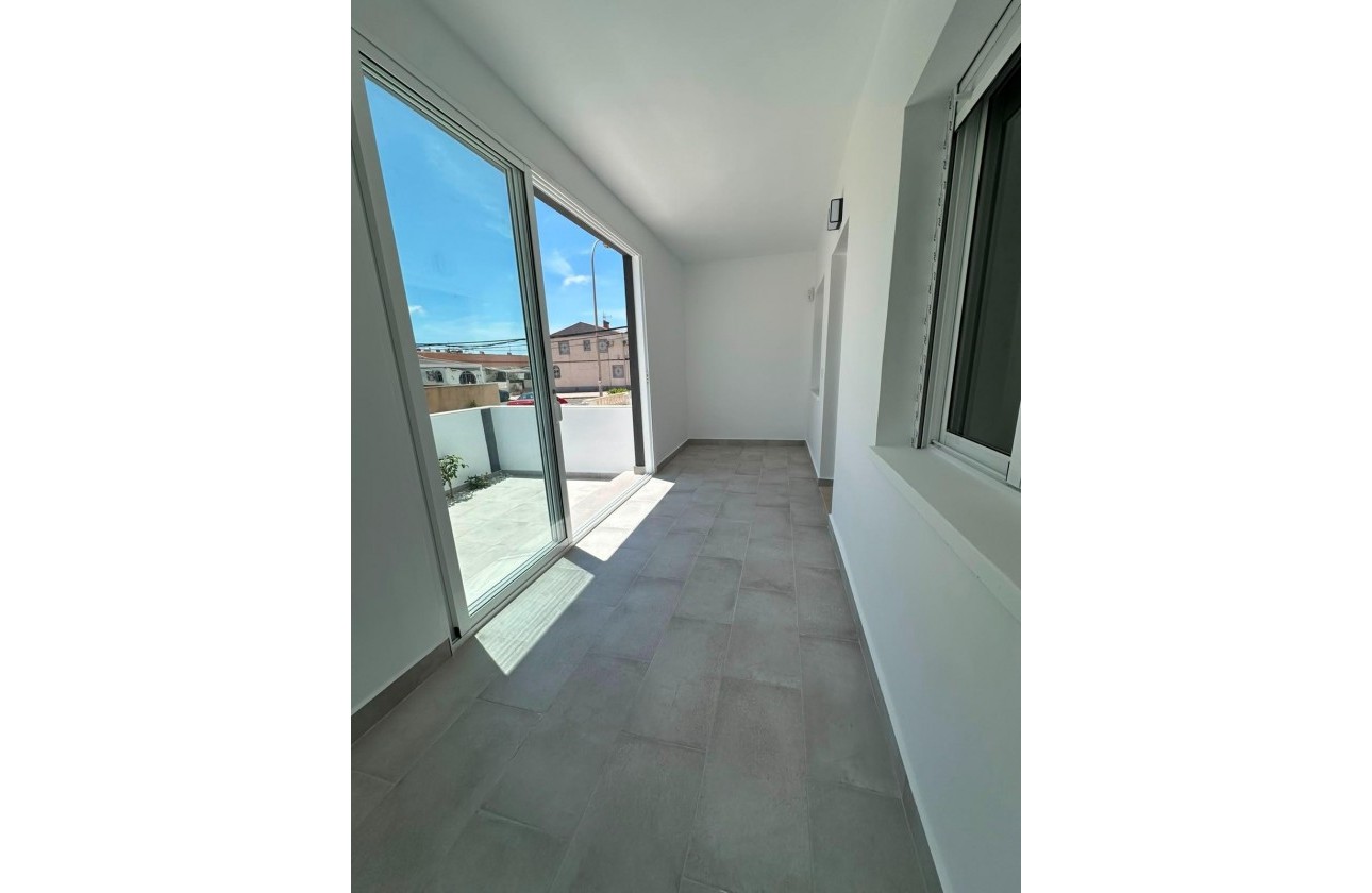 Resale - Bungalow - Torrevieja - La Siesta - El Salado - Torreta