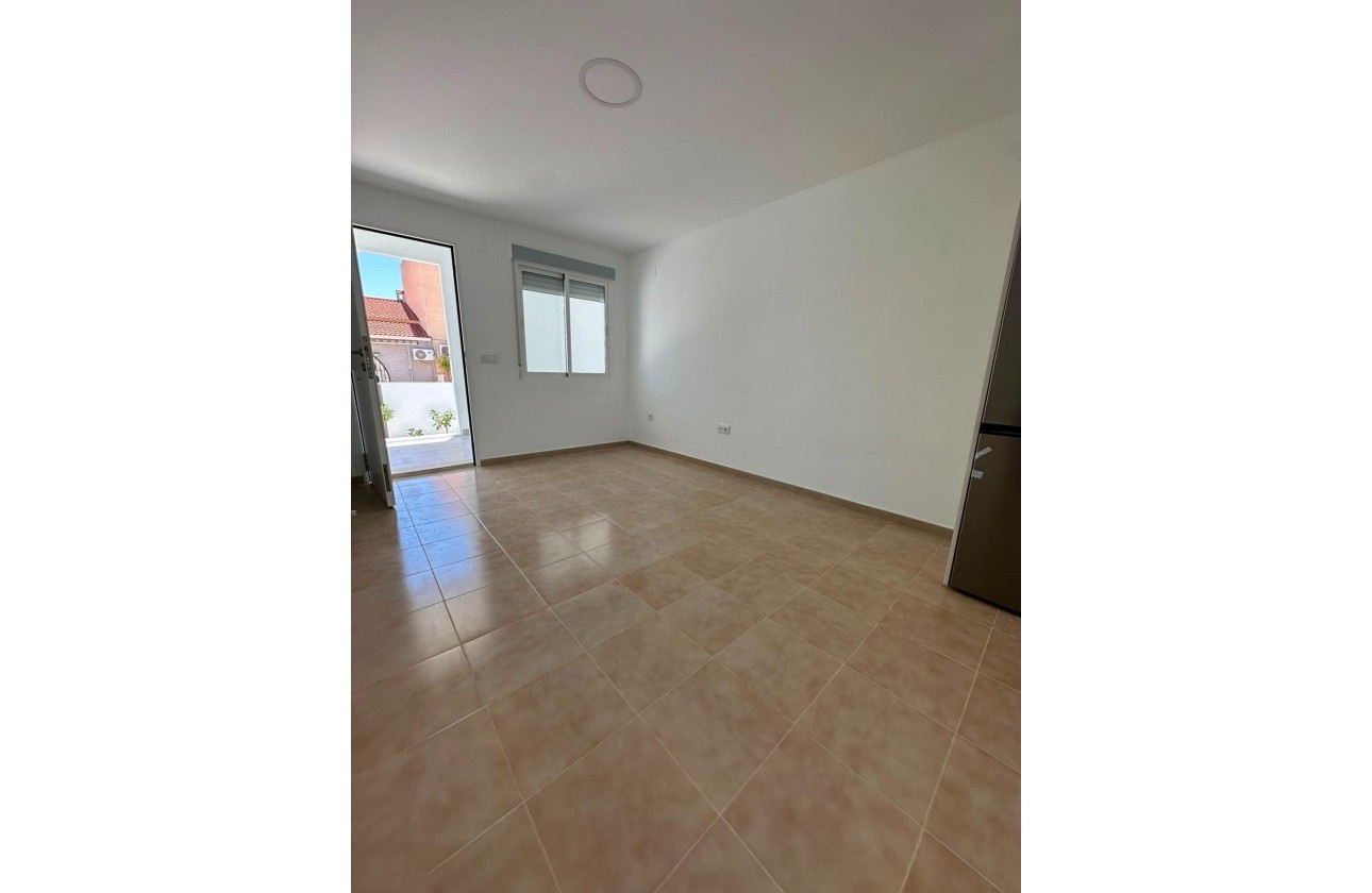 Resale - Bungalow - Torrevieja - La Siesta - El Salado - Torreta
