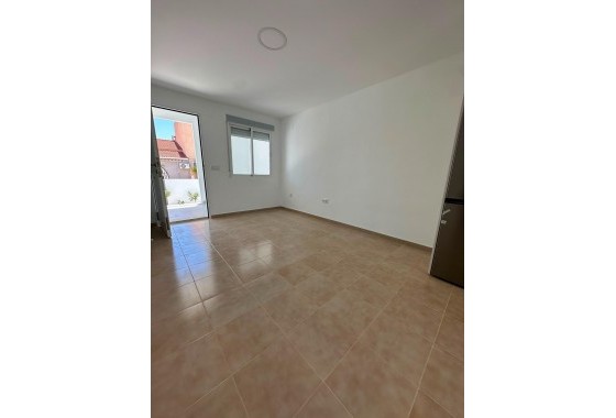 Resale - Bungalow - Torrevieja - La Siesta - El Salado - Torreta