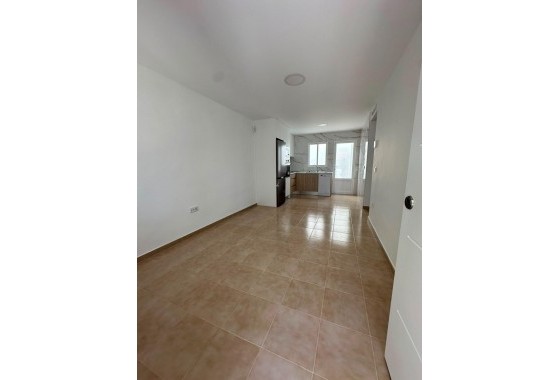 Resale - Bungalow - Torrevieja - La Siesta - El Salado - Torreta