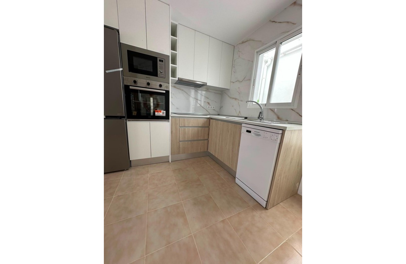 Resale - Bungalow - Torrevieja - La Siesta - El Salado - Torreta