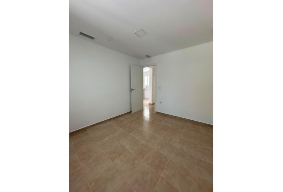 Resale - Bungalow - Torrevieja - La Siesta - El Salado - Torreta