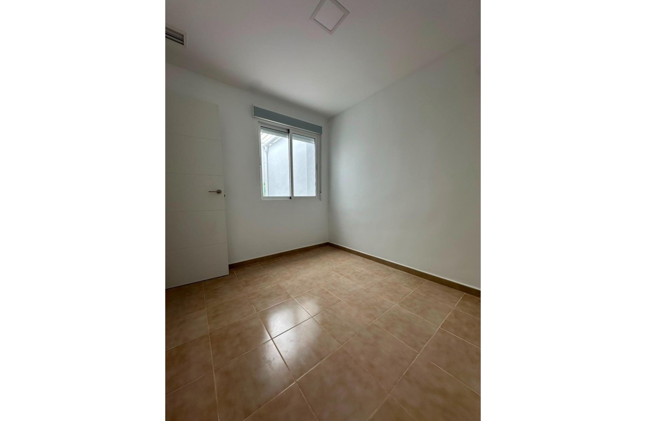 Resale - Bungalow - Torrevieja - La Siesta - El Salado - Torreta