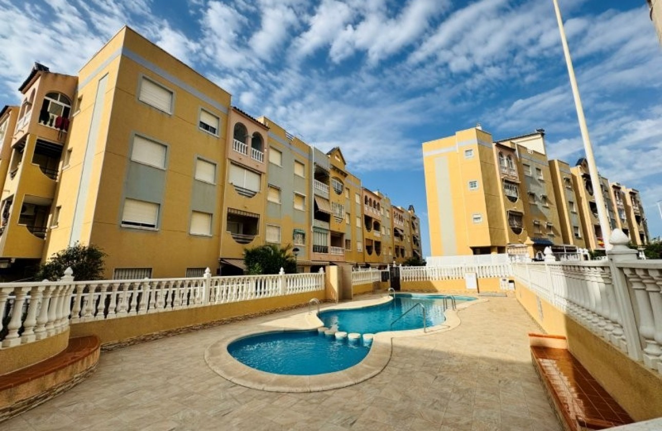 Resale - Apartment / flat - La Mata - Costa Blanca