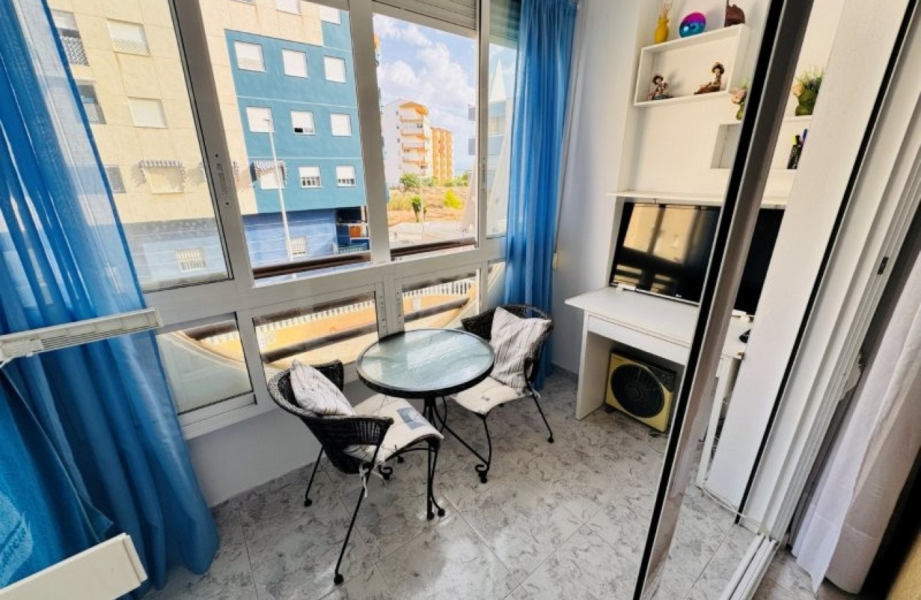 Resale - Apartment / flat - La Mata - Costa Blanca