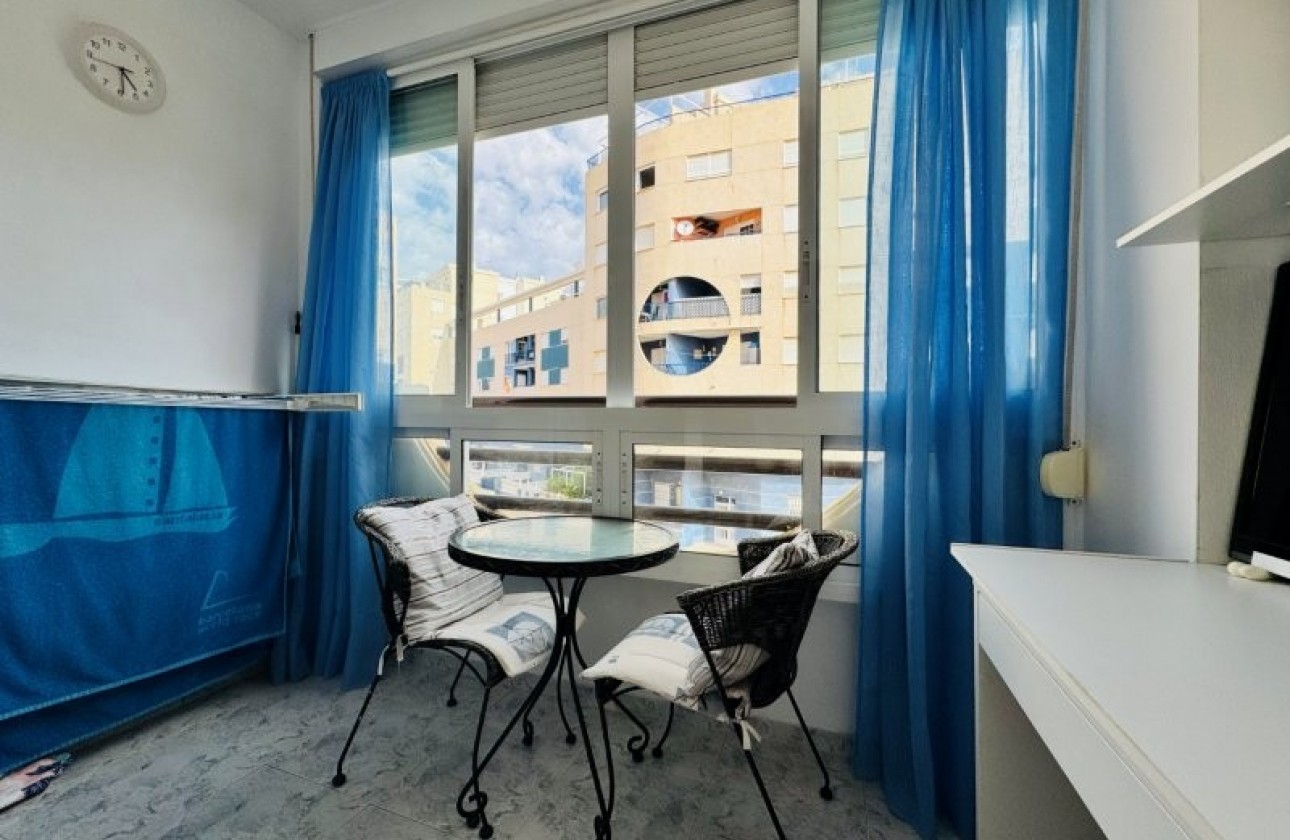 Resale - Apartment / flat - La Mata - Costa Blanca