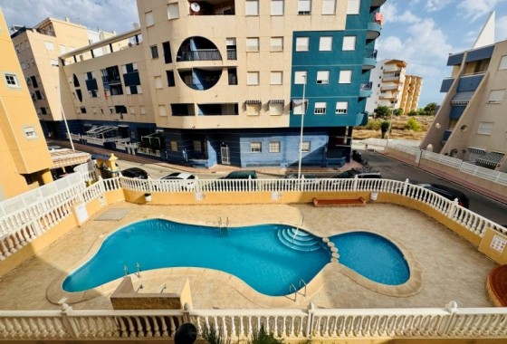 Resale - Apartment / flat - La Mata - Costa Blanca
