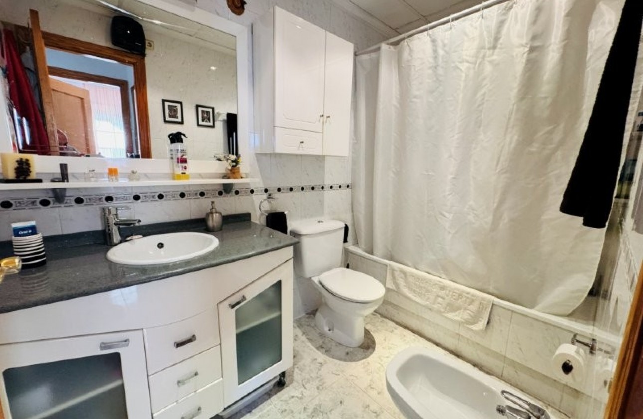 Resale - Apartment / flat - La Mata - Costa Blanca