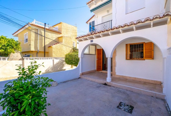 Resale - Apartment / flat - Torrevieja - El chaparral