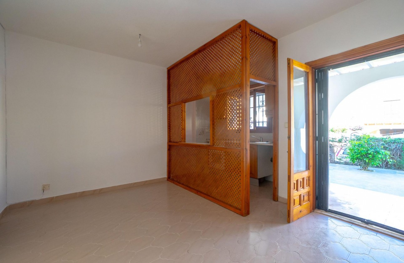 Resale - Apartment / flat - Torrevieja - El chaparral