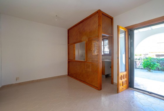 Resale - Apartment / flat - Torrevieja - El chaparral