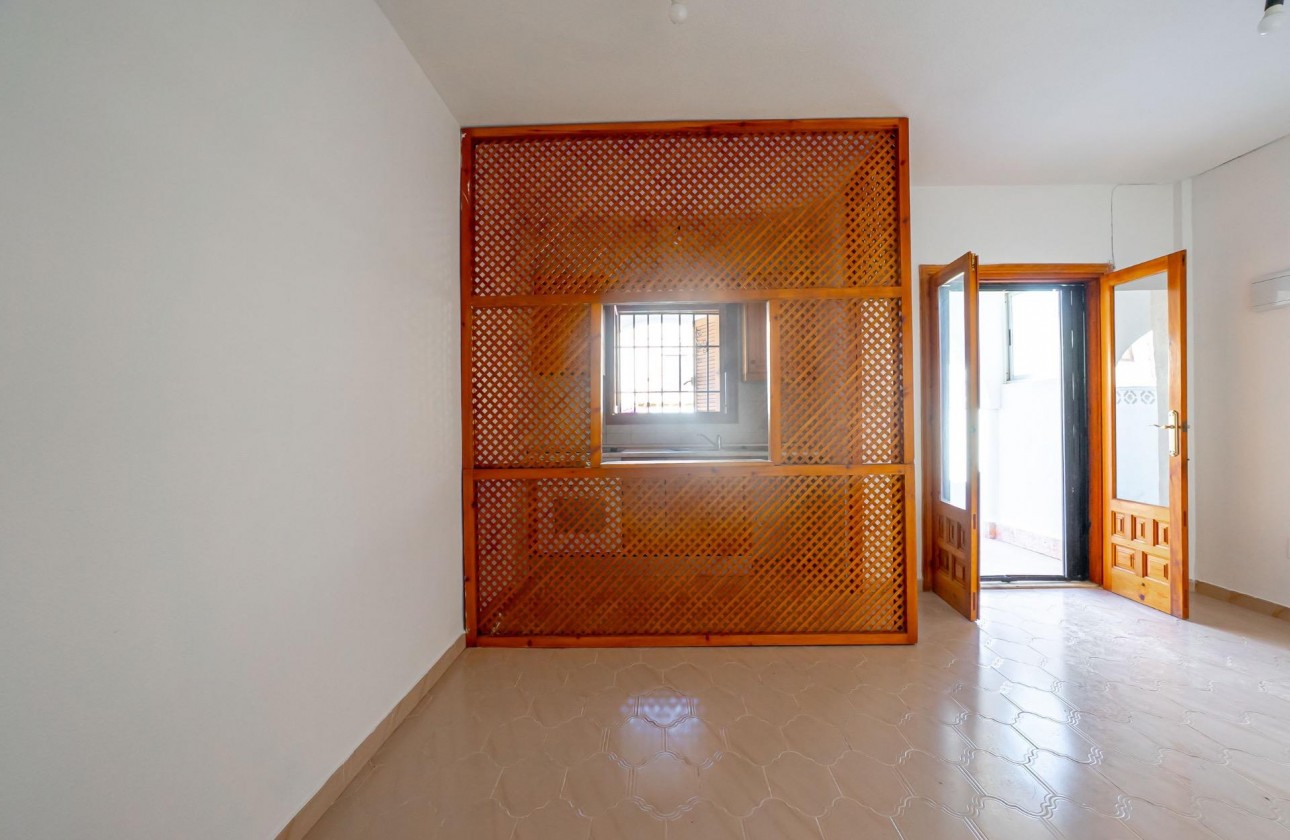 Resale - Apartment / flat - Torrevieja - El chaparral
