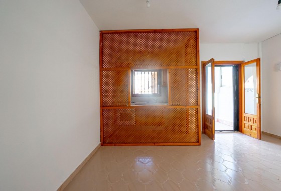 Resale - Apartment / flat - Torrevieja - El chaparral