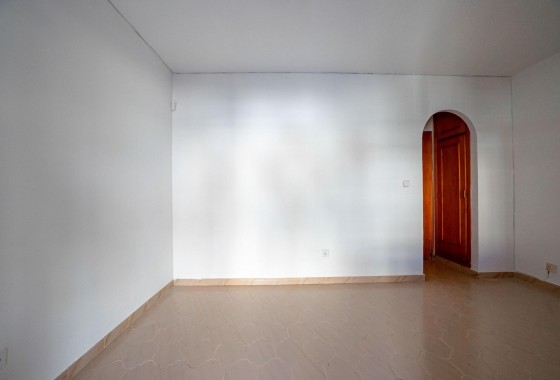 Resale - Apartment / flat - Torrevieja - El chaparral